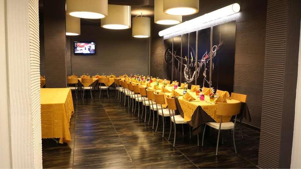 Hotel Scigliano รอสซาโน ร้านอาหาร รูปภาพ